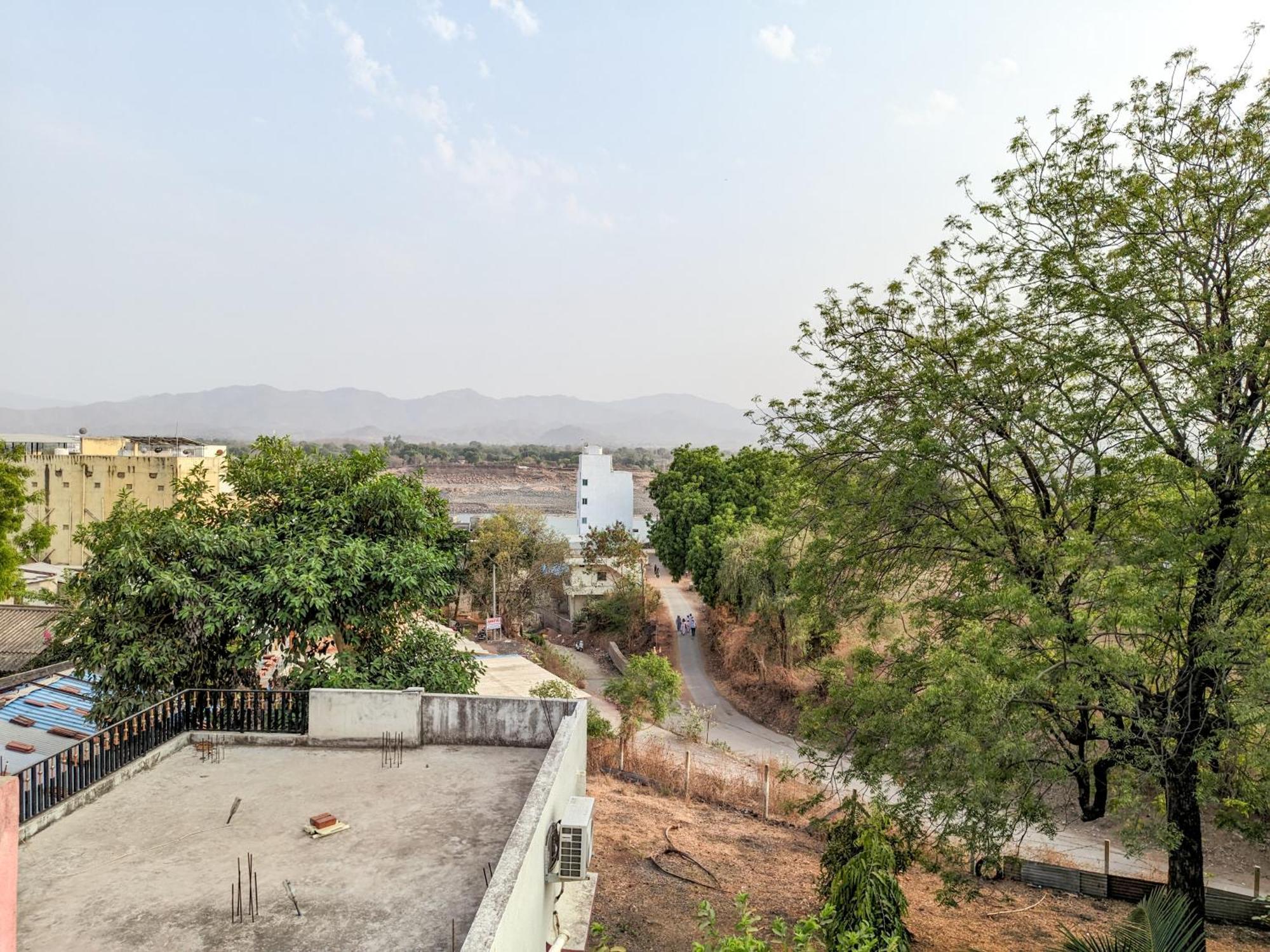 Samrat Homestay Garudeshwar Exterior photo
